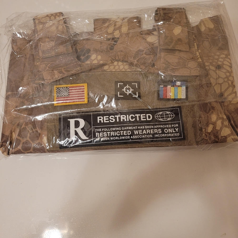 Vest - Picture 4 of 8